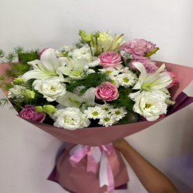  Доставка цветов в Кемер  Стильный Букет Розовых Белых Лизиантусов, Лилий и Роз
