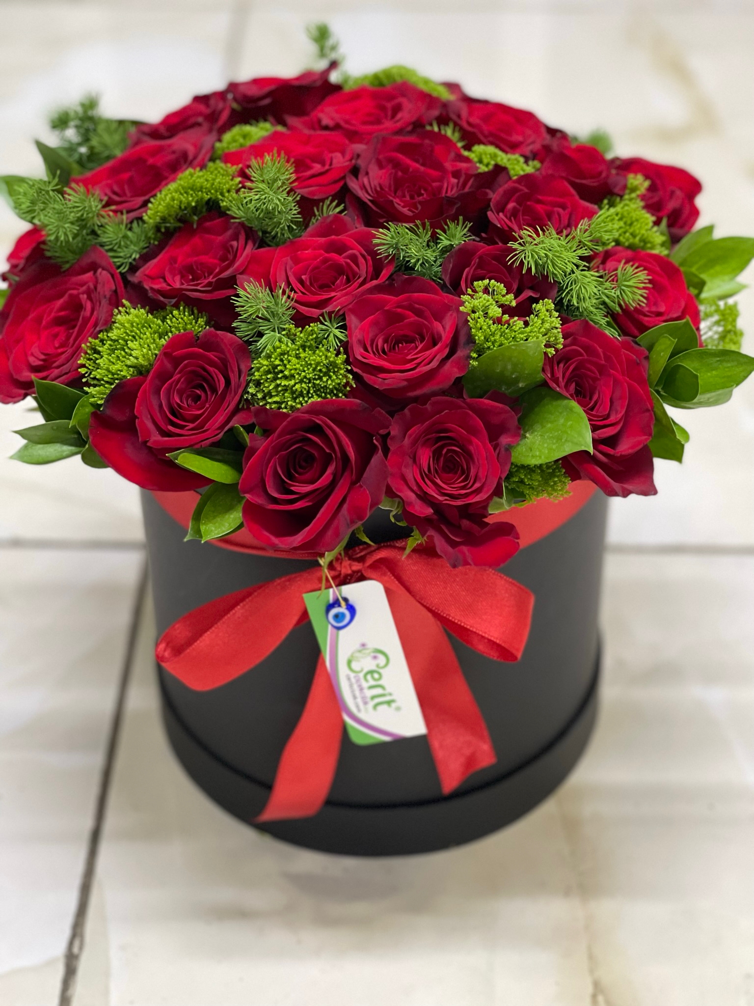 Флорист в Кемер  Коробка красная Роза 25шт