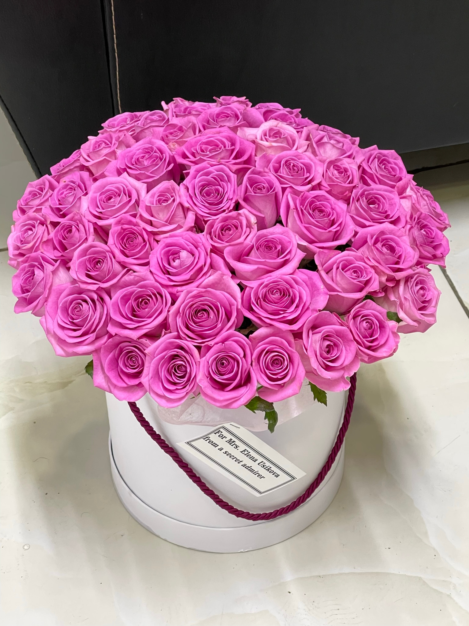 mix bouquet 51 Pcs Pink Roses in a White Box 