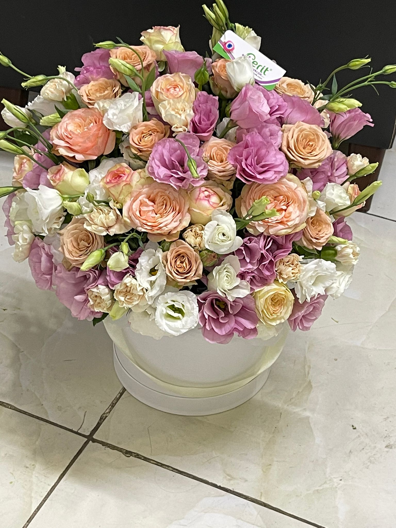  Kemer Flower Order Lisyantus Rose Arrangement in a White Box