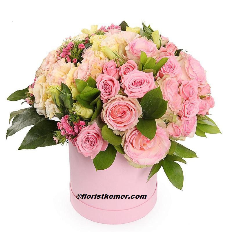 5pc white lilium & 7pc red rose bouquet Pink Arrangement in Box 
