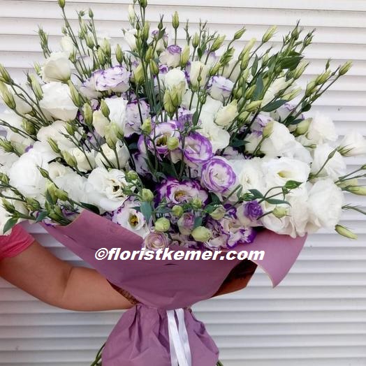  Kemer Flower Bouquet of White and Purple Lisyantus
