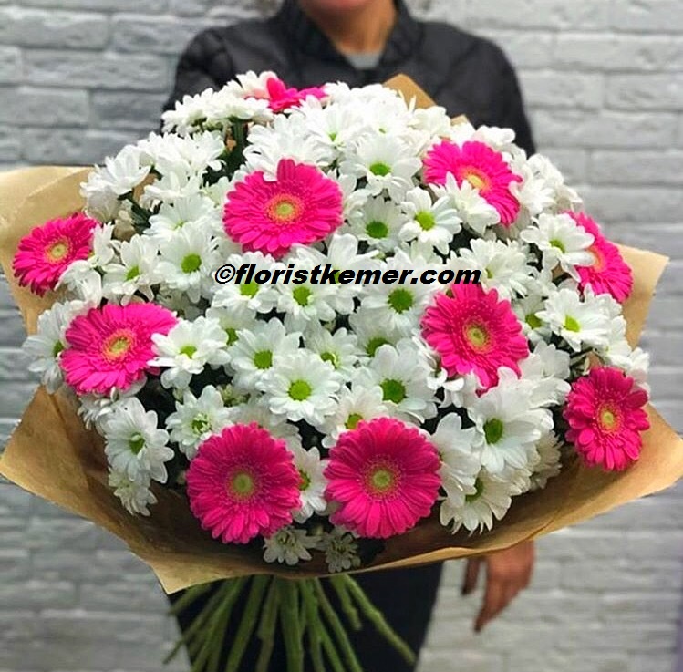 Kemer Florist Chrysanthemum Pink Gerberas Bouquet