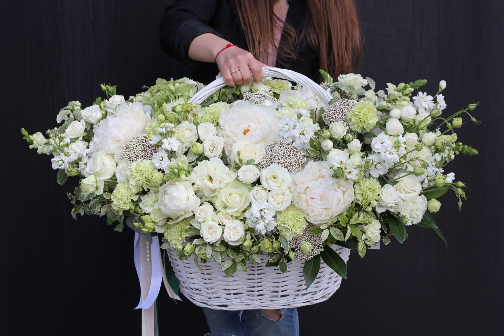  Цветок в Кемер  белый лизиантус в большой корзине